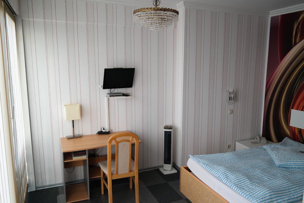 Am Hallenbad Hotel Garni Ratingen Exterior photo